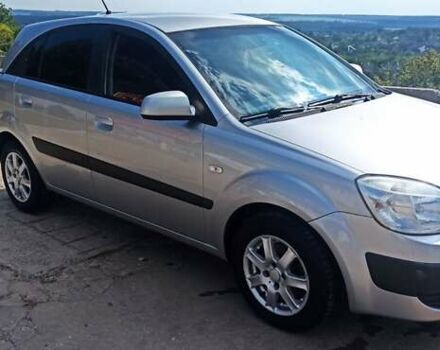 Серый Киа Рио, объемом двигателя 1.4 л и пробегом 214 тыс. км за 5600 $, фото 1 на Automoto.ua