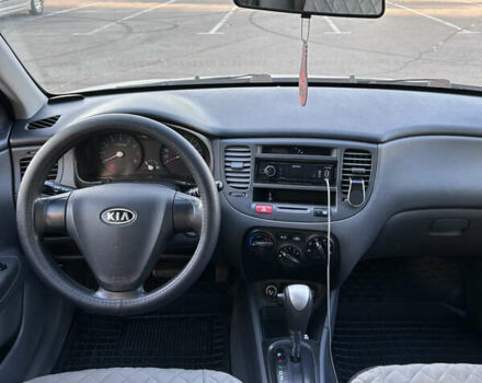 Серый Киа Рио, объемом двигателя 1.4 л и пробегом 146 тыс. км за 5700 $, фото 18 на Automoto.ua