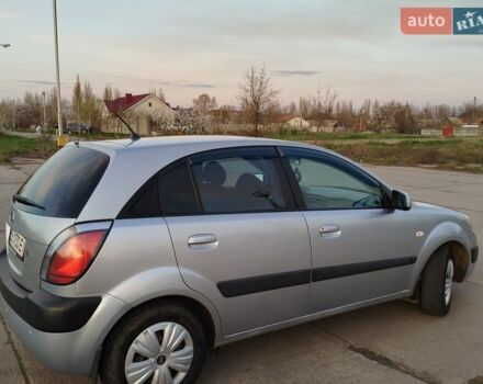 Сірий Кіа Ріо, об'ємом двигуна 1.4 л та пробігом 148 тис. км за 4950 $, фото 13 на Automoto.ua