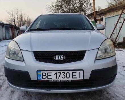 Серый Киа Рио, объемом двигателя 1.4 л и пробегом 146 тыс. км за 5500 $, фото 19 на Automoto.ua