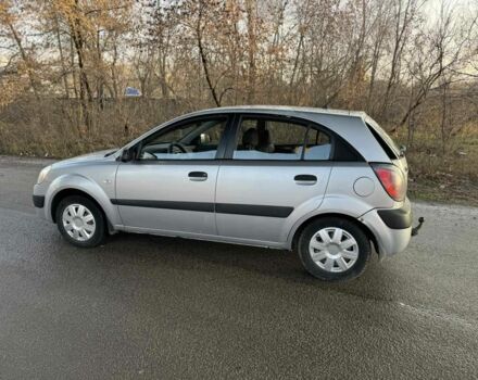 Серый Киа Рио, объемом двигателя 1.4 л и пробегом 400 тыс. км за 2700 $, фото 2 на Automoto.ua
