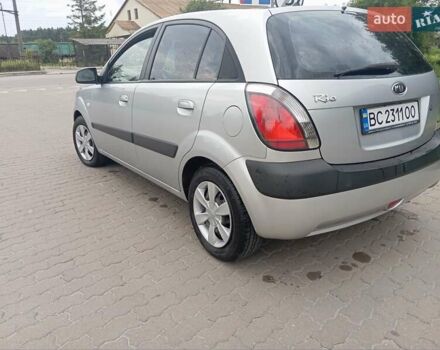 Серый Киа Рио, объемом двигателя 1.4 л и пробегом 147 тыс. км за 4700 $, фото 4 на Automoto.ua