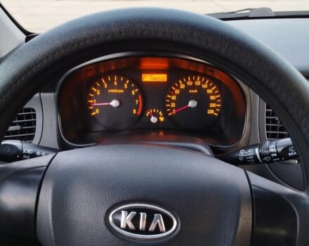 Серый Киа Рио, объемом двигателя 1.4 л и пробегом 148 тыс. км за 4950 $, фото 2 на Automoto.ua