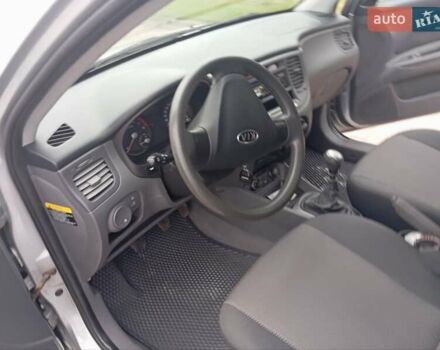 Серый Киа Рио, объемом двигателя 1.4 л и пробегом 147 тыс. км за 4700 $, фото 3 на Automoto.ua