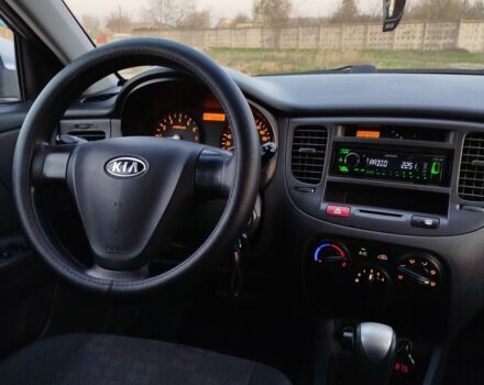 Серый Киа Рио, объемом двигателя 1.4 л и пробегом 148 тыс. км за 4950 $, фото 7 на Automoto.ua