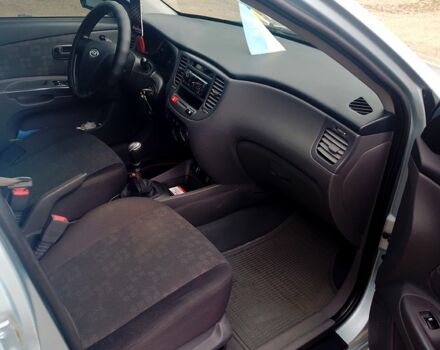 Серый Киа Рио, объемом двигателя 1.4 л и пробегом 161 тыс. км за 4500 $, фото 10 на Automoto.ua
