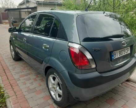 Серый Киа Рио, объемом двигателя 1.4 л и пробегом 315 тыс. км за 4100 $, фото 3 на Automoto.ua