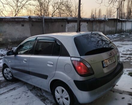 Серый Киа Рио, объемом двигателя 1.4 л и пробегом 147 тыс. км за 5500 $, фото 3 на Automoto.ua