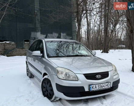 Сірий Кіа Ріо, об'ємом двигуна 1.34 л та пробігом 196 тис. км за 5300 $, фото 5 на Automoto.ua