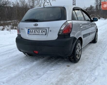 Серый Киа Рио, объемом двигателя 1.4 л и пробегом 271 тыс. км за 4500 $, фото 2 на Automoto.ua