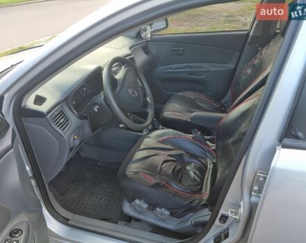 Сірий Кіа Ріо, об'ємом двигуна 1.4 л та пробігом 300 тис. км за 4500 $, фото 2 на Automoto.ua