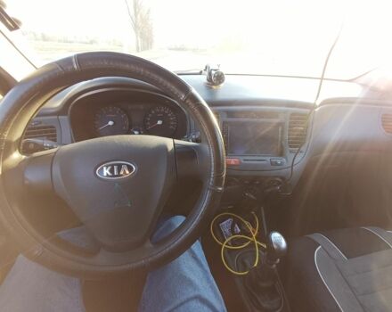 Сірий Кіа Ріо, об'ємом двигуна 1.4 л та пробігом 357 тис. км за 3800 $, фото 6 на Automoto.ua
