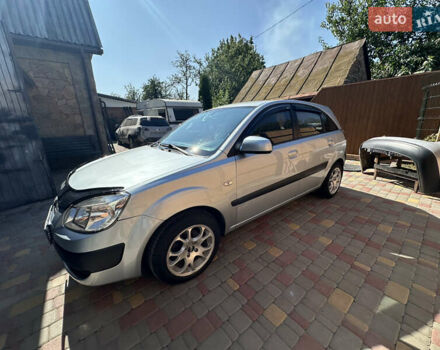 Сірий Кіа Ріо, об'ємом двигуна 1.4 л та пробігом 223 тис. км за 4900 $, фото 2 на Automoto.ua
