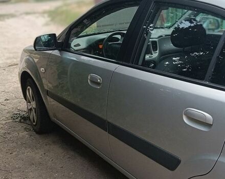 Серый Киа Рио, объемом двигателя 1.4 л и пробегом 181 тыс. км за 3200 $, фото 5 на Automoto.ua