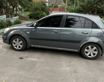 Сірий Кіа Ріо, об'ємом двигуна 1.4 л та пробігом 255 тис. км за 3900 $, фото 4 на Automoto.ua
