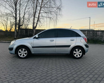 Сірий Кіа Ріо, об'ємом двигуна 1.4 л та пробігом 190 тис. км за 6000 $, фото 6 на Automoto.ua