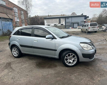 Серый Киа Рио, объемом двигателя 1.4 л и пробегом 223 тыс. км за 4700 $, фото 7 на Automoto.ua