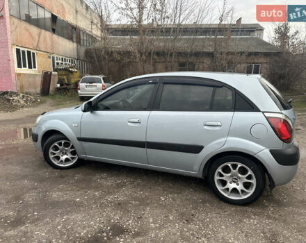 Серый Киа Рио, объемом двигателя 1.4 л и пробегом 223 тыс. км за 4700 $, фото 19 на Automoto.ua