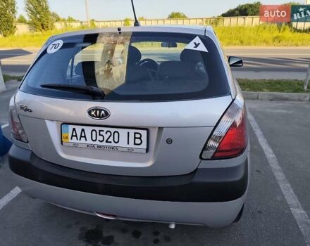 Сірий Кіа Ріо, об'ємом двигуна 1.4 л та пробігом 140 тис. км за 6400 $, фото 21 на Automoto.ua