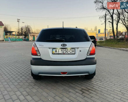 Серый Киа Рио, объемом двигателя 1.4 л и пробегом 190 тыс. км за 6200 $, фото 4 на Automoto.ua