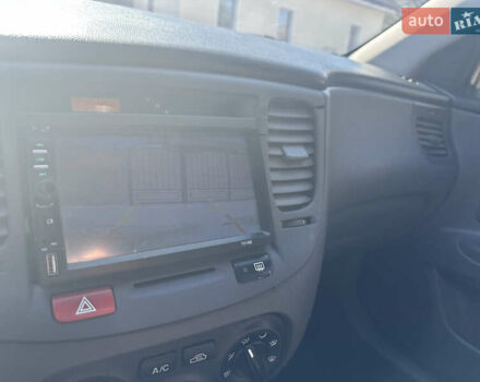 Сірий Кіа Ріо, об'ємом двигуна 1.4 л та пробігом 223 тис. км за 4900 $, фото 28 на Automoto.ua