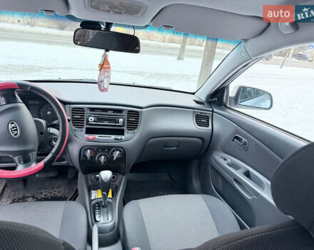 Сірий Кіа Ріо, об'ємом двигуна 1.34 л та пробігом 196 тис. км за 5300 $, фото 20 на Automoto.ua