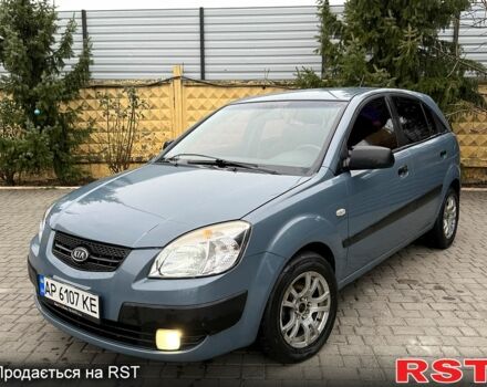 Серый Киа Рио, объемом двигателя 1.4 л и пробегом 17800 тыс. км за 3300 $, фото 1 на Automoto.ua