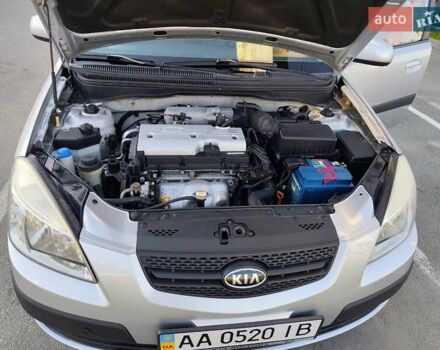Сірий Кіа Ріо, об'ємом двигуна 1.4 л та пробігом 140 тис. км за 6400 $, фото 11 на Automoto.ua