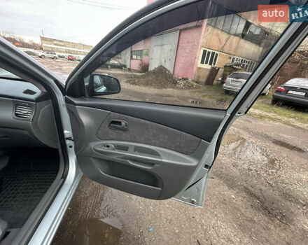 Серый Киа Рио, объемом двигателя 1.4 л и пробегом 223 тыс. км за 4700 $, фото 37 на Automoto.ua