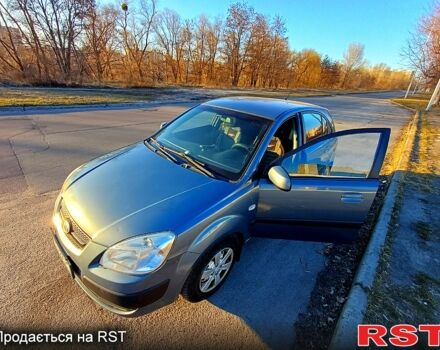 Сірий Кіа Ріо, об'ємом двигуна 1.4 л та пробігом 357 тис. км за 3800 $, фото 1 на Automoto.ua