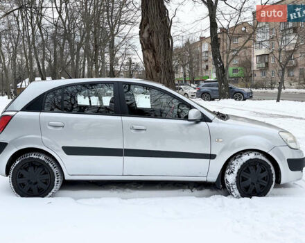 Сірий Кіа Ріо, об'ємом двигуна 1.34 л та пробігом 196 тис. км за 5300 $, фото 10 на Automoto.ua