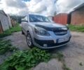 Серый Киа Рио, объемом двигателя 1.4 л и пробегом 300 тыс. км за 4000 $, фото 2 на Automoto.ua