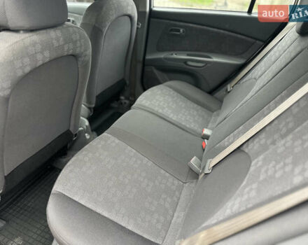 Сірий Кіа Ріо, об'ємом двигуна 1.4 л та пробігом 98 тис. км за 5990 $, фото 19 на Automoto.ua