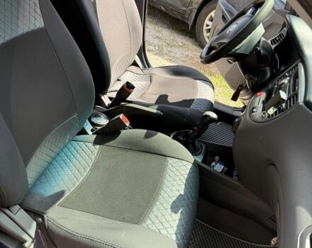 Сірий Кіа Ріо, об'ємом двигуна 1.4 л та пробігом 255 тис. км за 3900 $, фото 17 на Automoto.ua