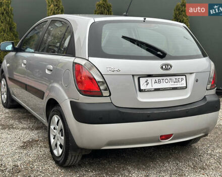 Сірий Кіа Ріо, об'ємом двигуна 1.4 л та пробігом 98 тис. км за 5990 $, фото 11 на Automoto.ua