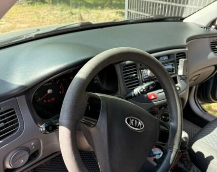 Сірий Кіа Ріо, об'ємом двигуна 1.4 л та пробігом 255 тис. км за 3900 $, фото 13 на Automoto.ua