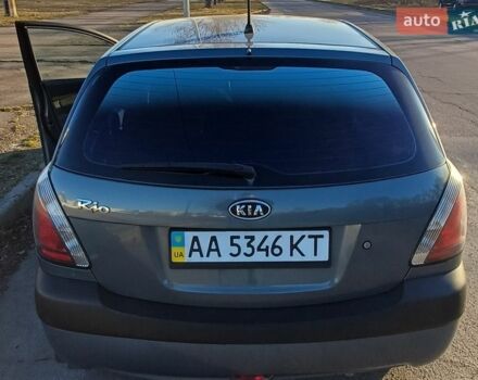 Серый Киа Рио, объемом двигателя 1.4 л и пробегом 357 тыс. км за 3800 $, фото 1 на Automoto.ua