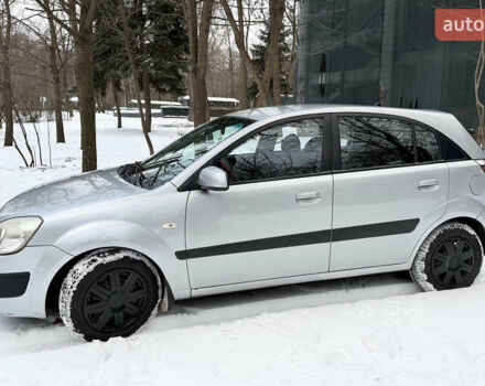Сірий Кіа Ріо, об'ємом двигуна 1.34 л та пробігом 196 тис. км за 5300 $, фото 8 на Automoto.ua