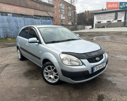 Серый Киа Рио, объемом двигателя 1.4 л и пробегом 223 тыс. км за 4700 $, фото 2 на Automoto.ua