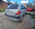 Серый Киа Рио, объемом двигателя 1.4 л и пробегом 300 тыс. км за 4000 $, фото 3 на Automoto.ua