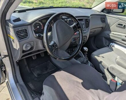 Серый Киа Рио, объемом двигателя 1.4 л и пробегом 177 тыс. км за 4650 $, фото 11 на Automoto.ua