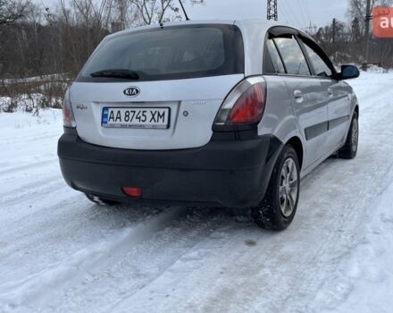 Серый Киа Рио, объемом двигателя 1.4 л и пробегом 271 тыс. км за 4500 $, фото 2 на Automoto.ua