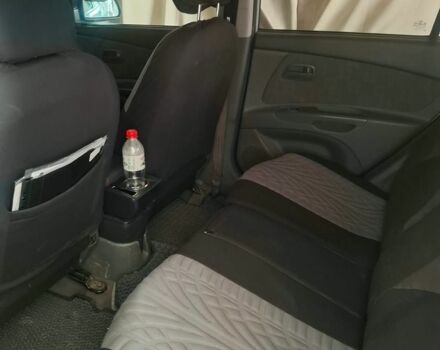 Сірий Кіа Ріо, об'ємом двигуна 1.4 л та пробігом 225 тис. км за 4100 $, фото 12 на Automoto.ua