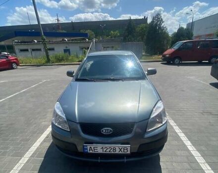 Серый Киа Рио, объемом двигателя 1.49 л и пробегом 163 тыс. км за 4000 $, фото 1 на Automoto.ua