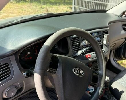 Сірий Кіа Ріо, об'ємом двигуна 1.4 л та пробігом 255 тис. км за 3900 $, фото 13 на Automoto.ua