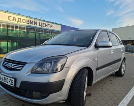 Серый Киа Рио, объемом двигателя 1.4 л и пробегом 200 тыс. км за 4200 $, фото 1 на Automoto.ua