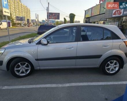 Сірий Кіа Ріо, об'ємом двигуна 1.4 л та пробігом 140 тис. км за 6400 $, фото 8 на Automoto.ua