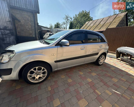 Сірий Кіа Ріо, об'ємом двигуна 1.4 л та пробігом 223 тис. км за 4900 $, фото 5 на Automoto.ua