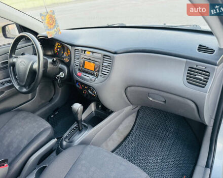 Серый Киа Рио, объемом двигателя 1.4 л и пробегом 190 тыс. км за 6200 $, фото 17 на Automoto.ua