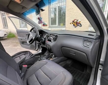 Серый Киа Рио, объемом двигателя 1.4 л и пробегом 155 тыс. км за 3800 $, фото 5 на Automoto.ua